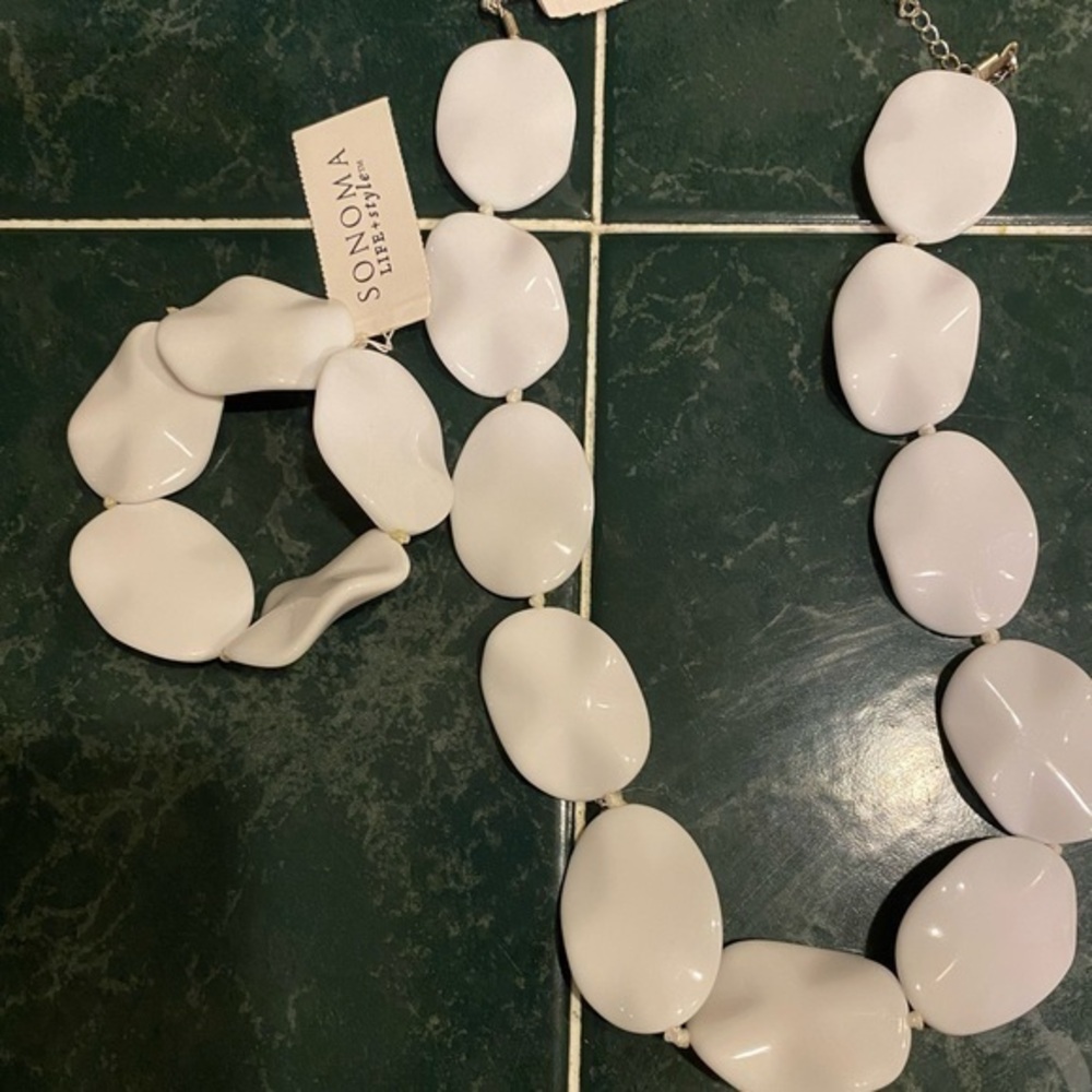 SONOMA LIFE & STYLE WHITE NECKLACE & BRACELET SET NEW WITH TAGS